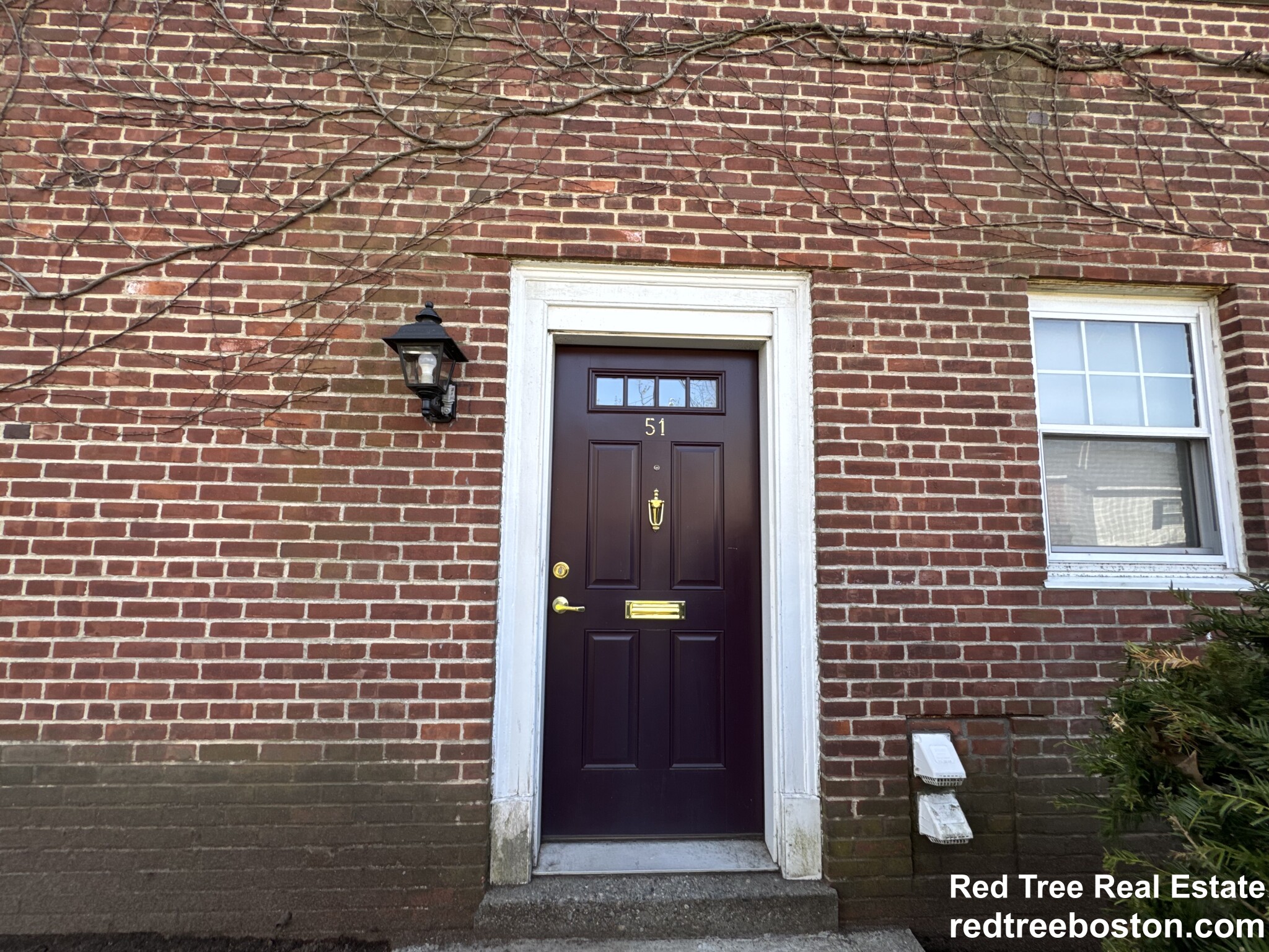 51 Thornton Rd, Chestnut Hill