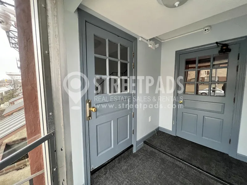180 North Beacon St, Brighton