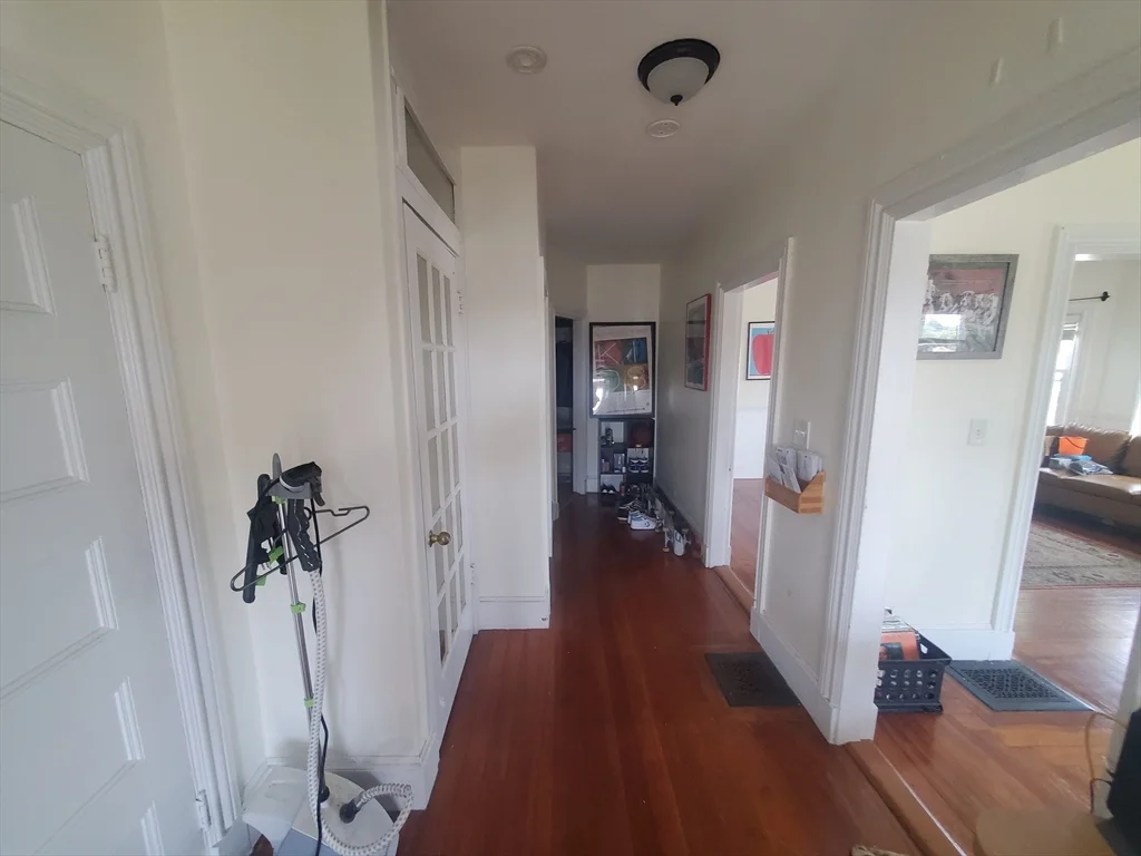 21 South Central, Wollaston