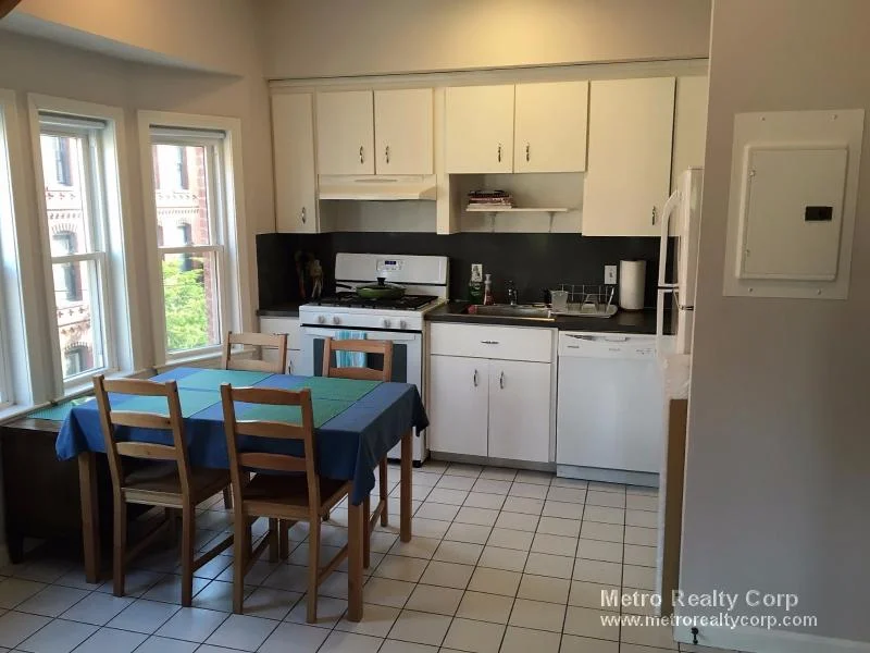 5 Davis Ave, Brookline Village