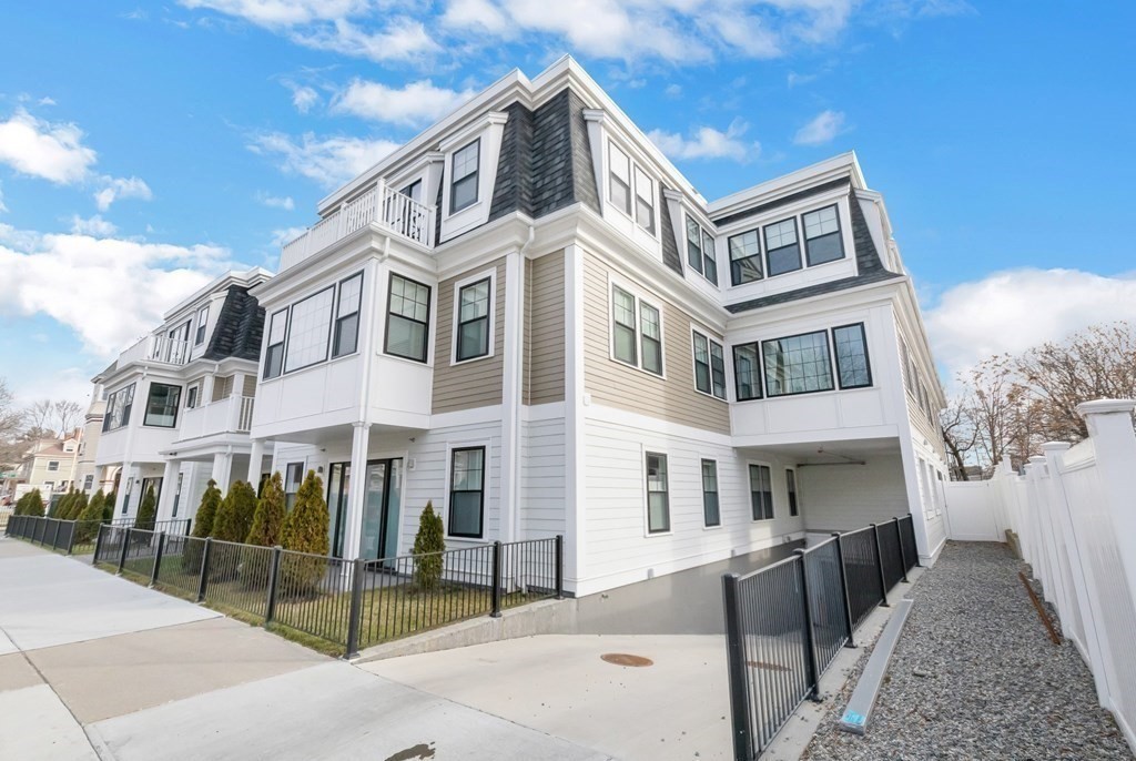 54 Pleasant St, Dorchester