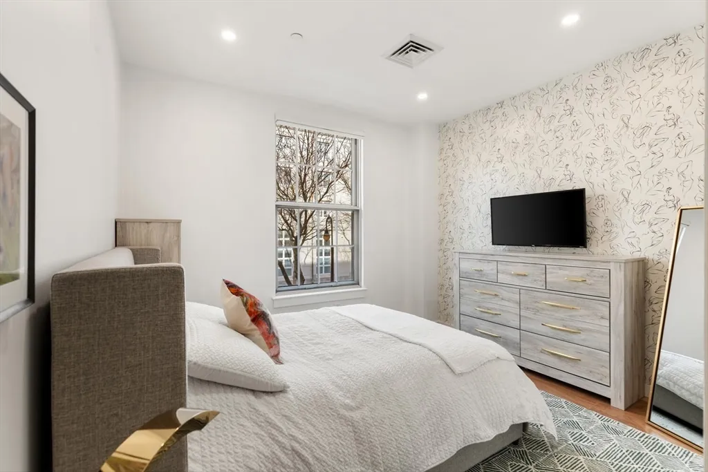 45 1st Ave, Charlestown