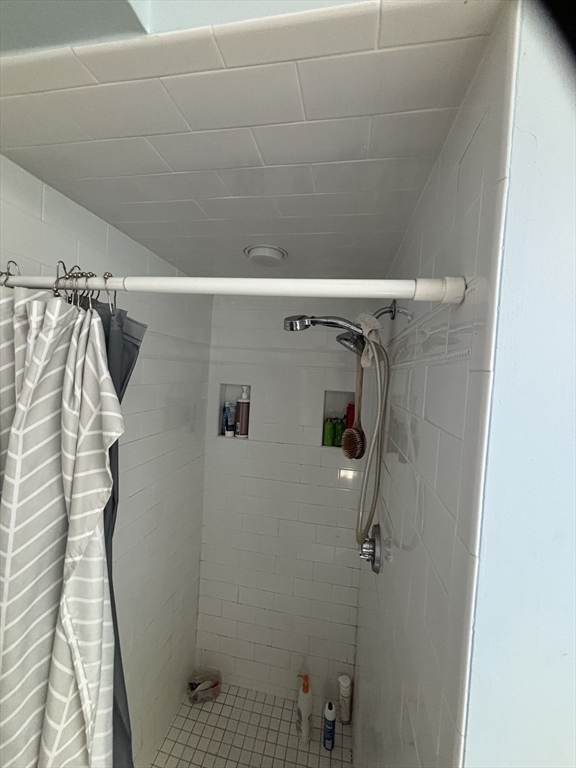 160 1/2 H St, South Boston