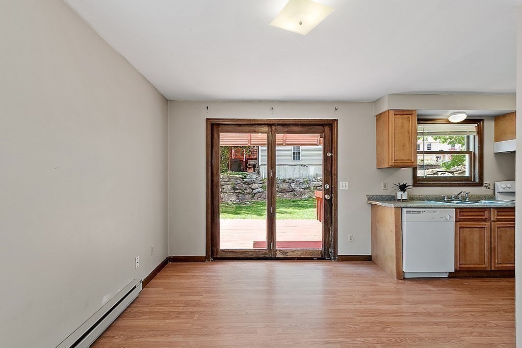 29 Wildwood Ave, Webster Square