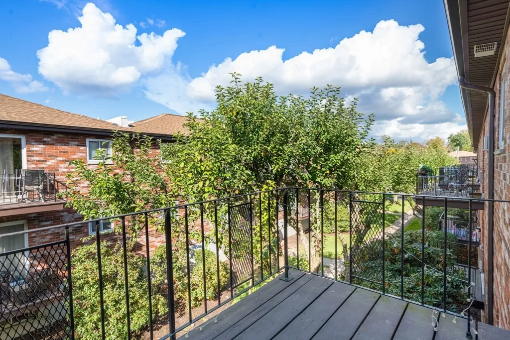 23 Westgate Rd, West Roxbury