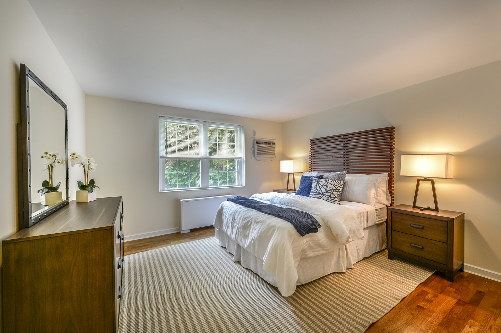 2 bed, 1 bath apartment for rent at 8 Captain Parker Arms Unit 2, Five Fields — photo 5 of 13