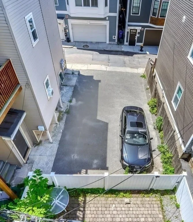 439 West Fourth St, South Boston