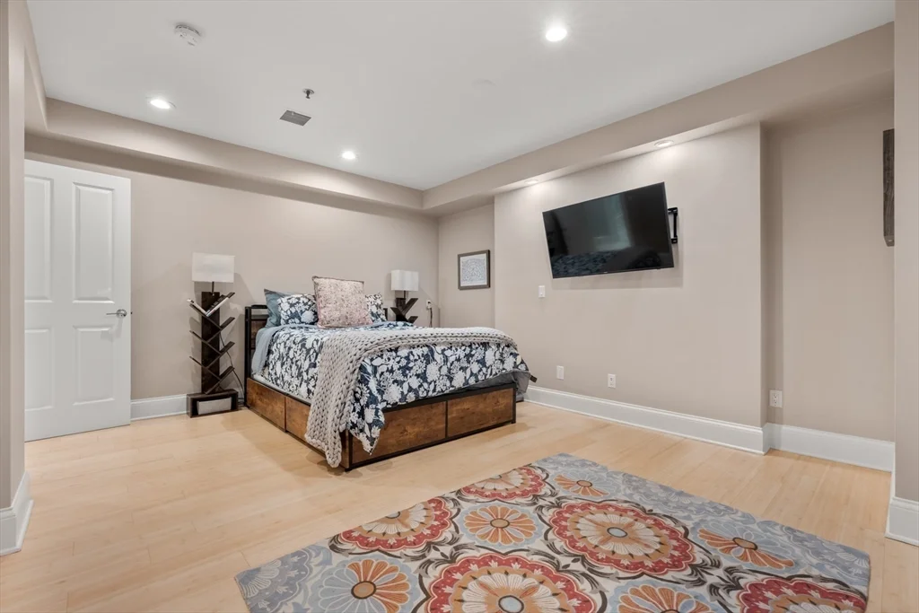 61 Saint Botolph St, Back Bay