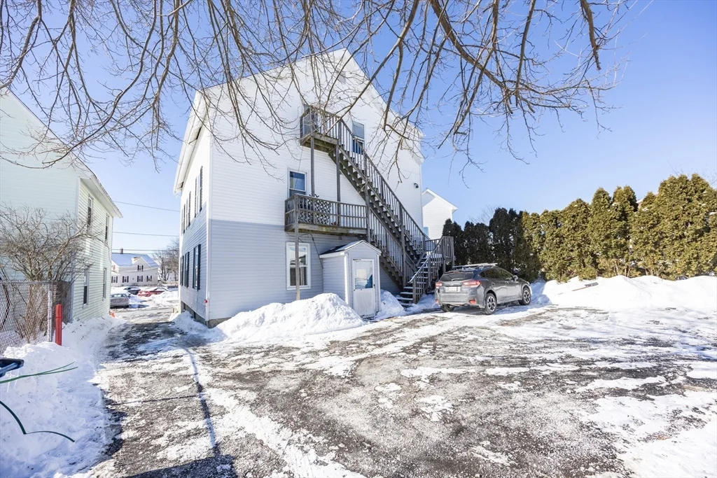 28 Richmond St, Blackstone