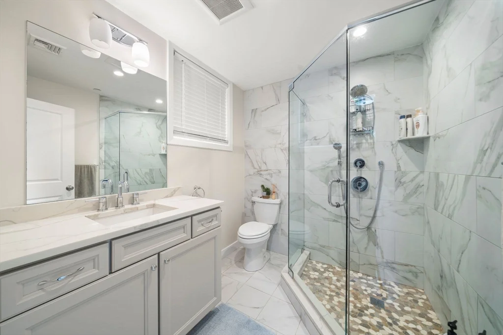 213 E Eagle St, East Boston