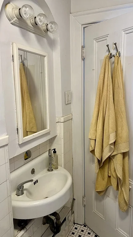 49 Brimmer St, Beacon Hill