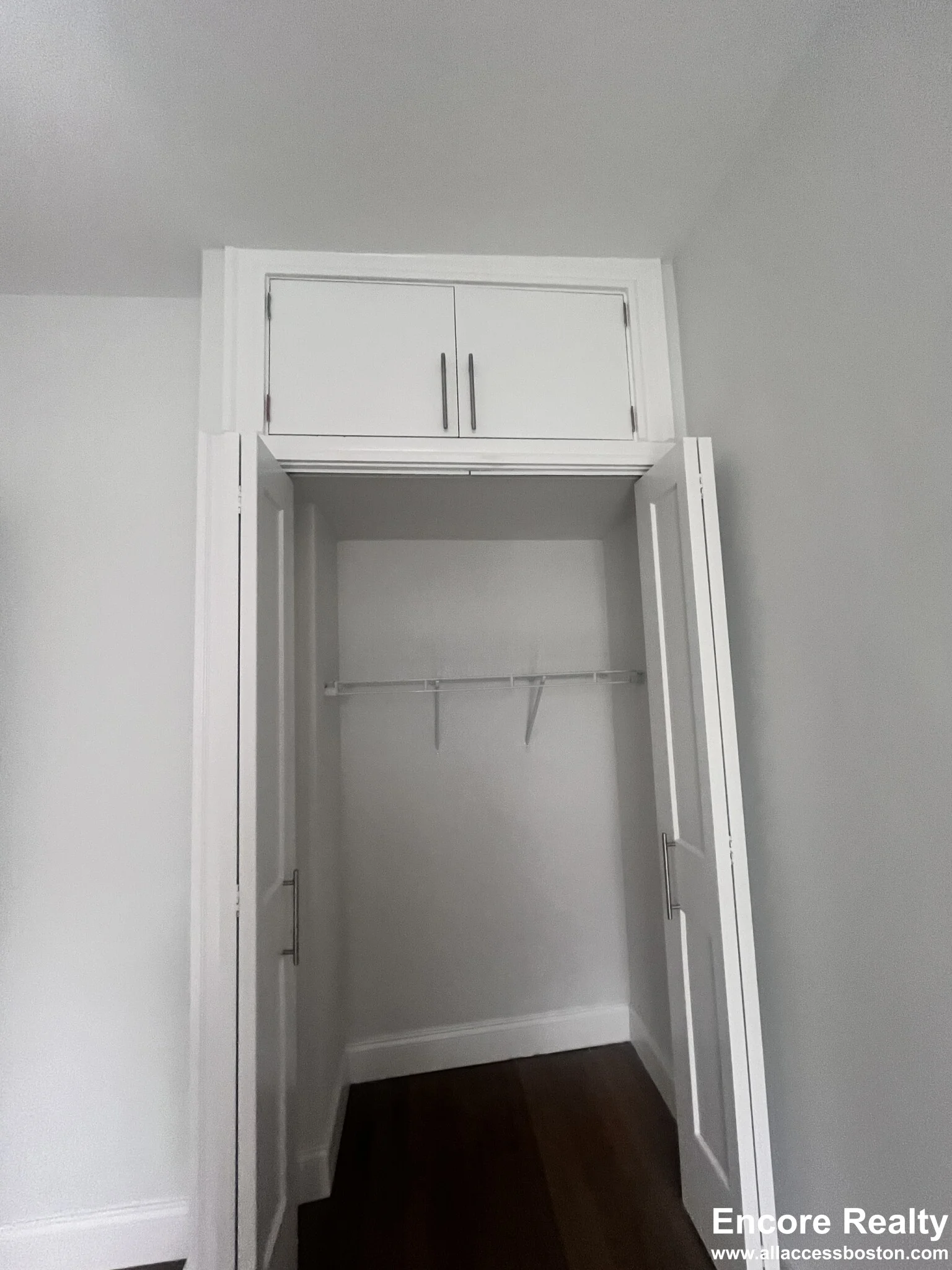 225 Newbury St, Back Bay