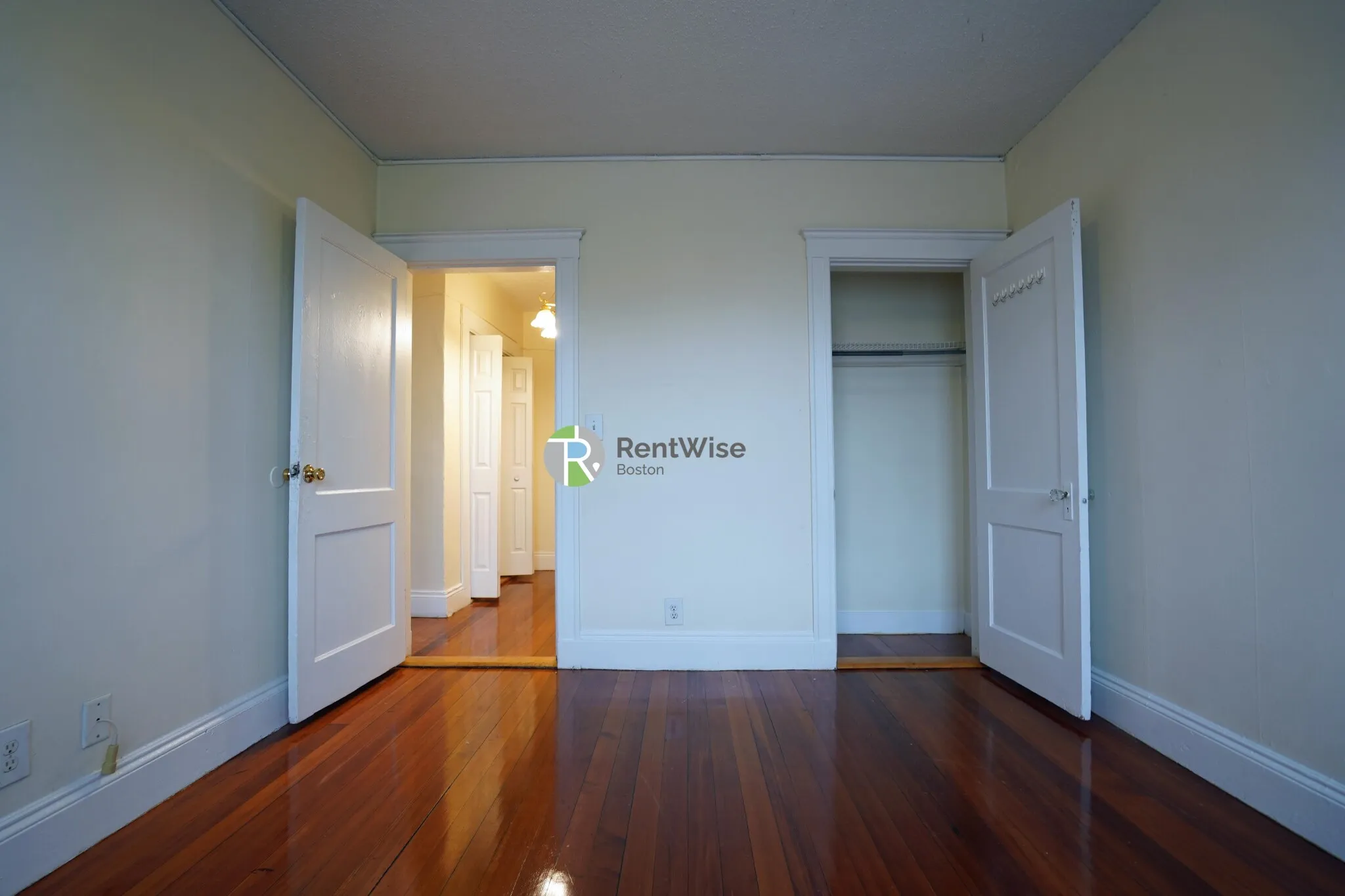 518 Cambridge St, Allston