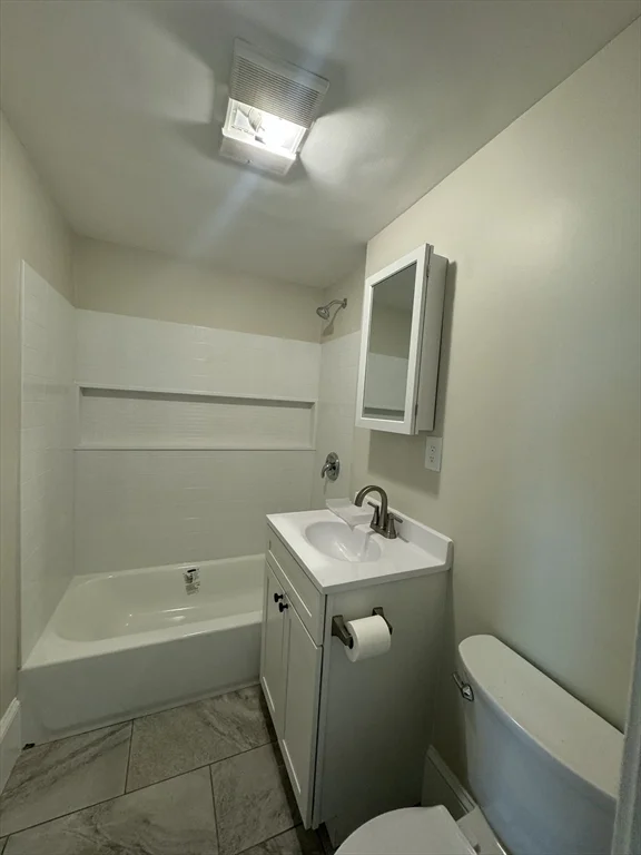 685 E 7th St, South Boston