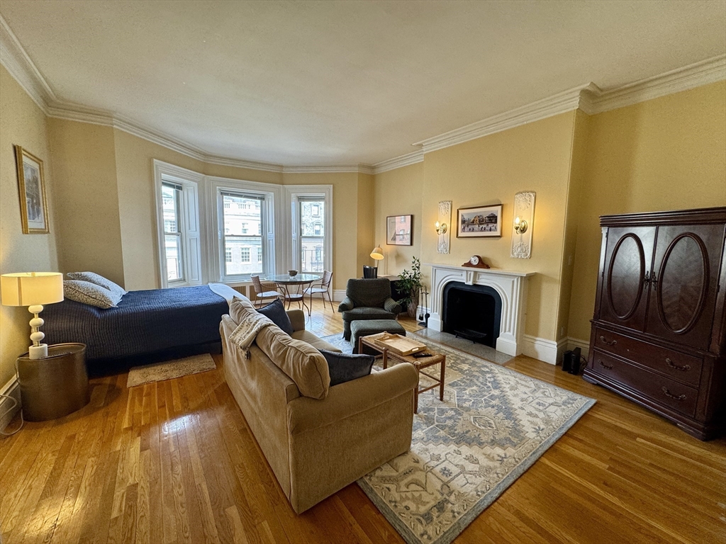 169 Beacon St, Back Bay