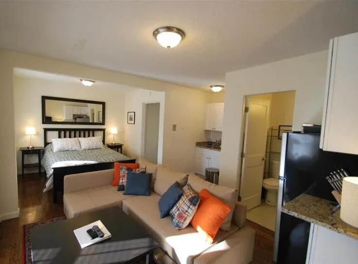 538 East Broadway, South Boston