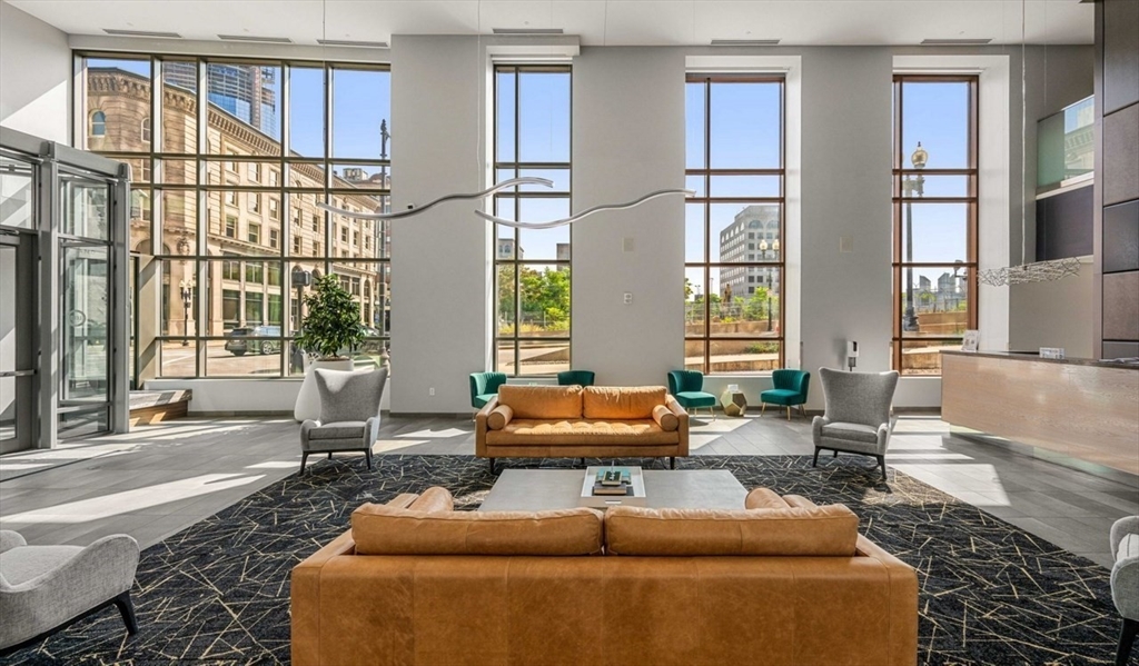 99 Kneeland St, Chinatown