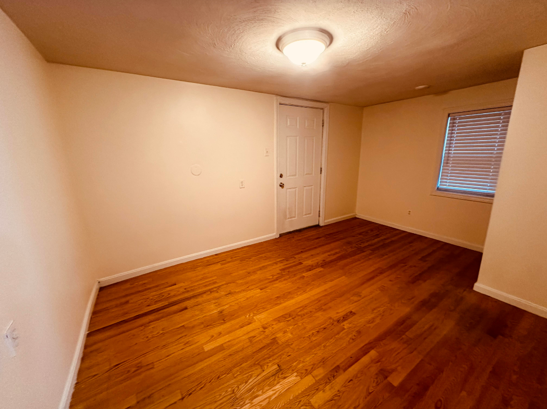 8 Alberta Ter, North Cambridge