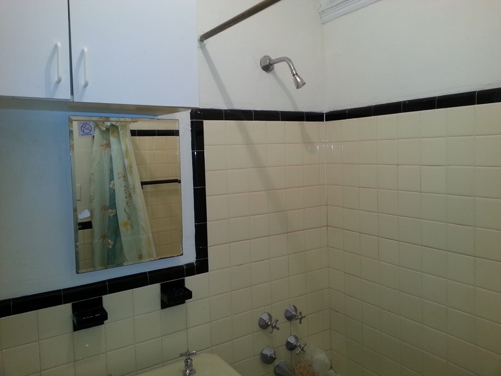 1091 Boylston St, Fenway