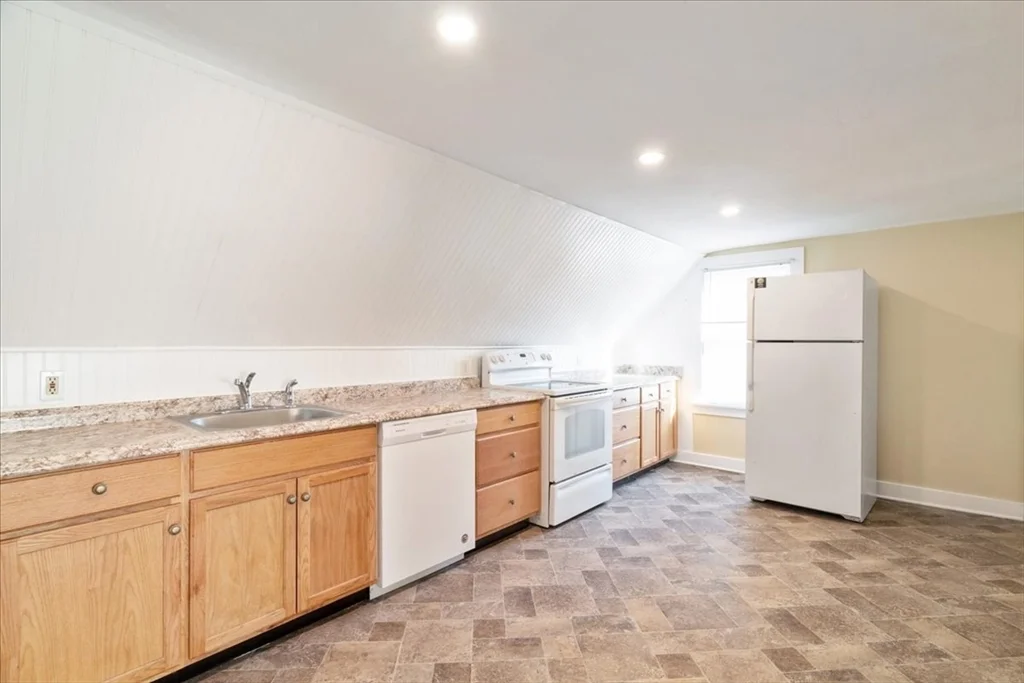 93 Carleton St, Haverhill