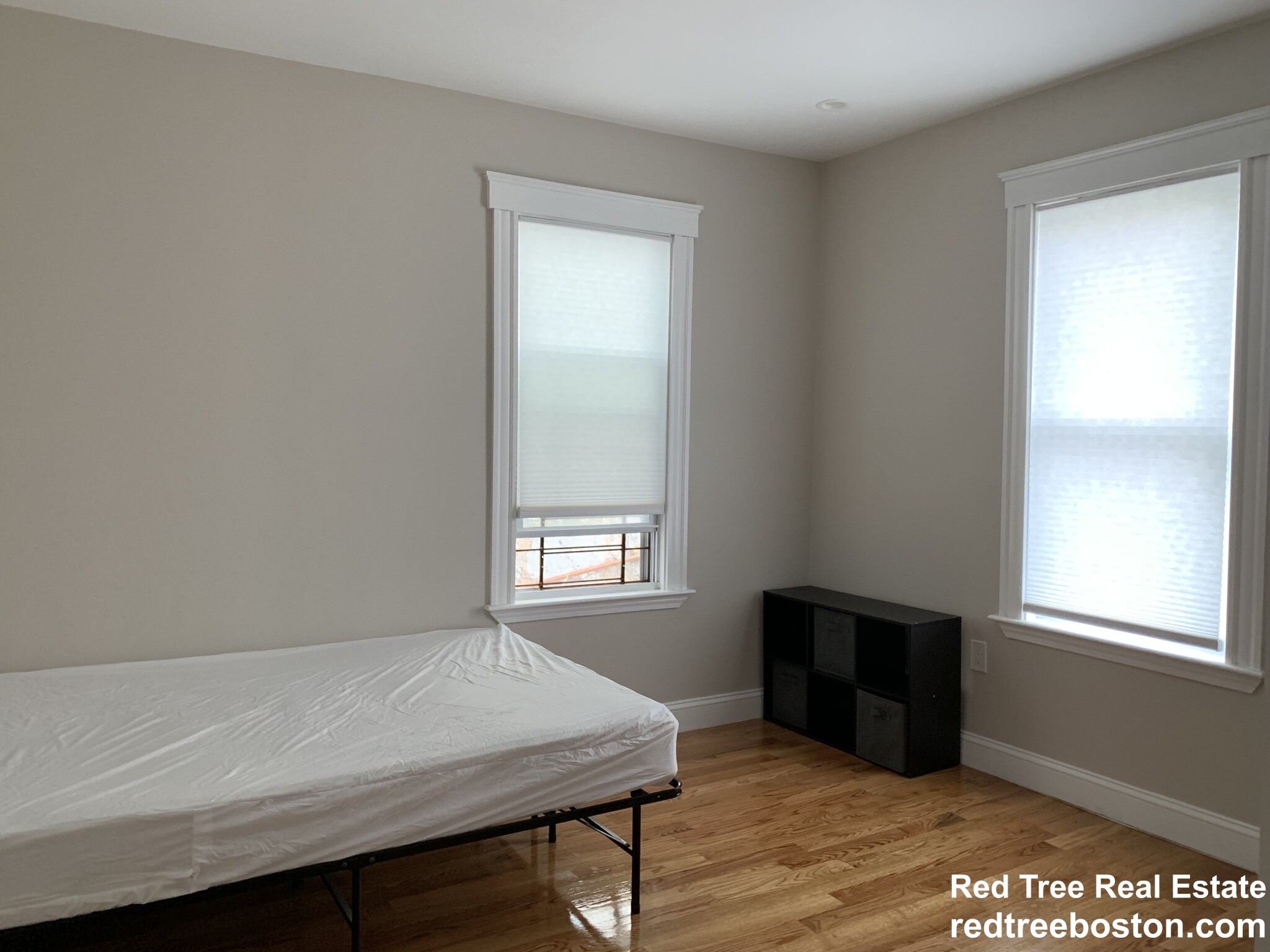 5 bed, 1 bath apartment for rent at 146 Hillside St Unit 1, Mission Hill — photo 9 of 28