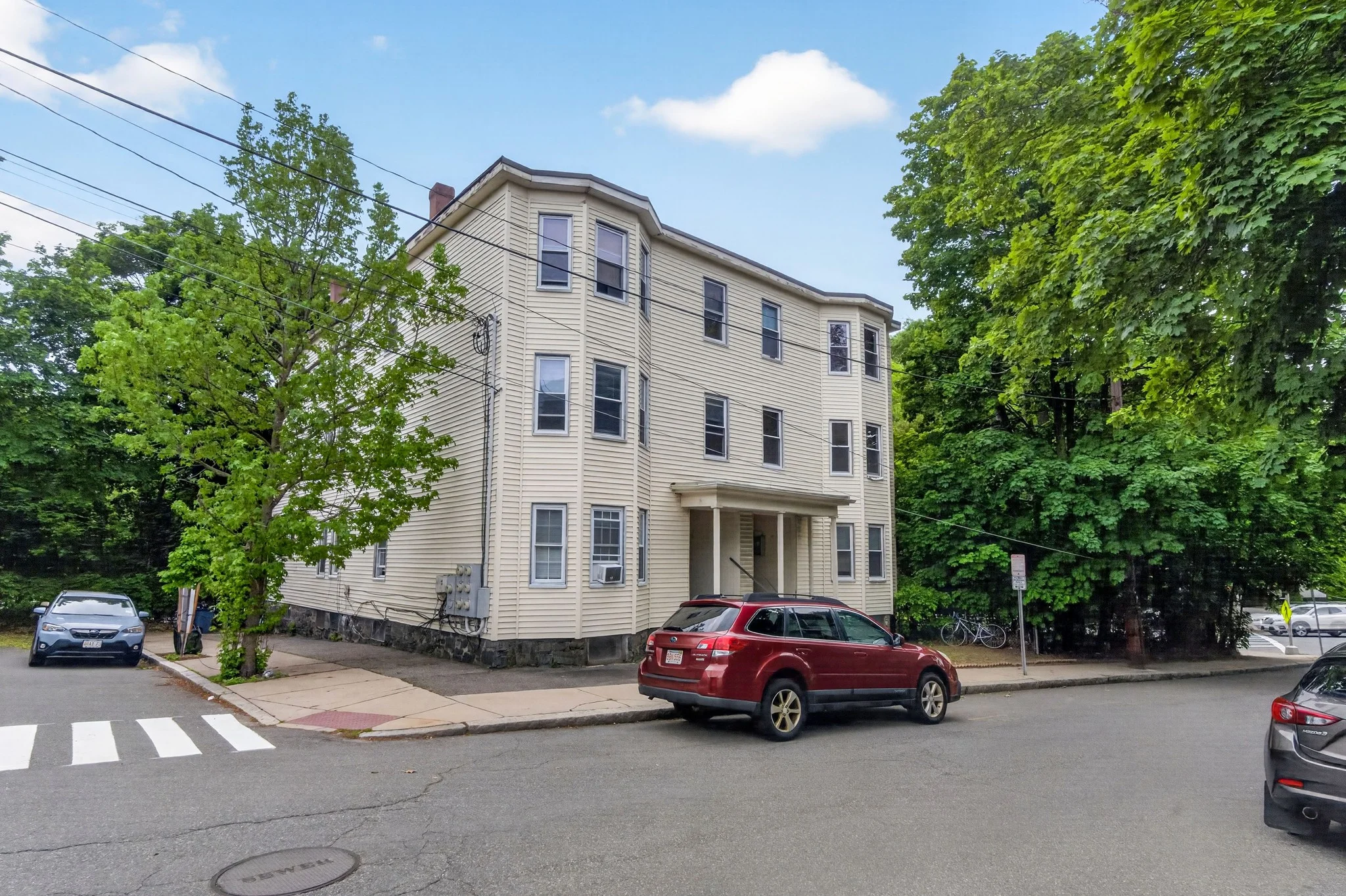 114 Woodstock St, West Somerville