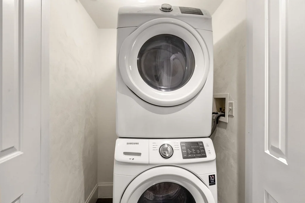 215 Athens St, South Boston