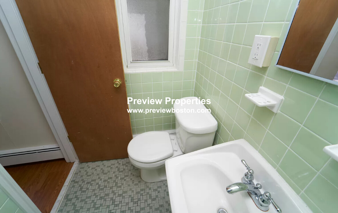 74 South Huntington Ave, Jamaica Plain