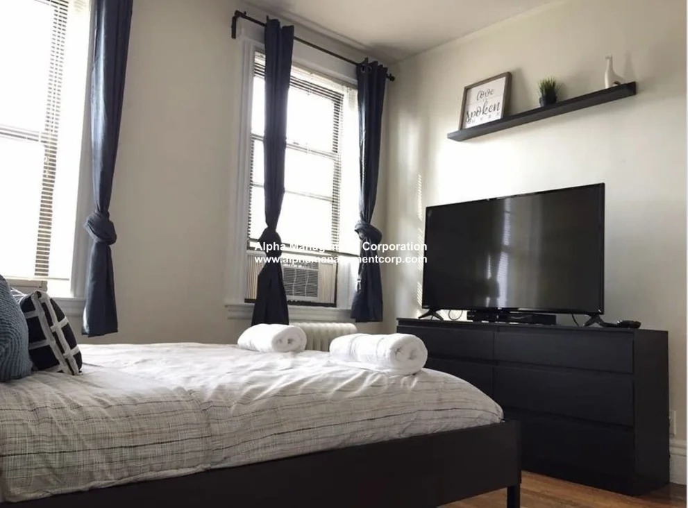 58 Queensberry St, Fenway