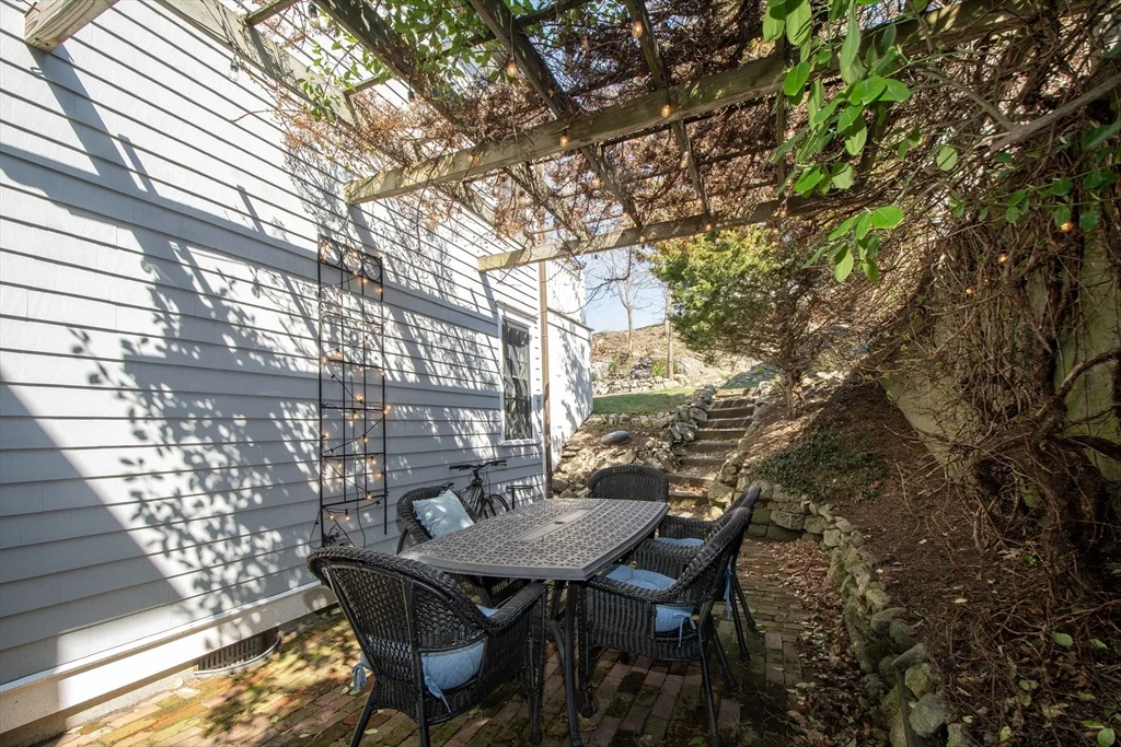 108-110 Elm St, Cohasset