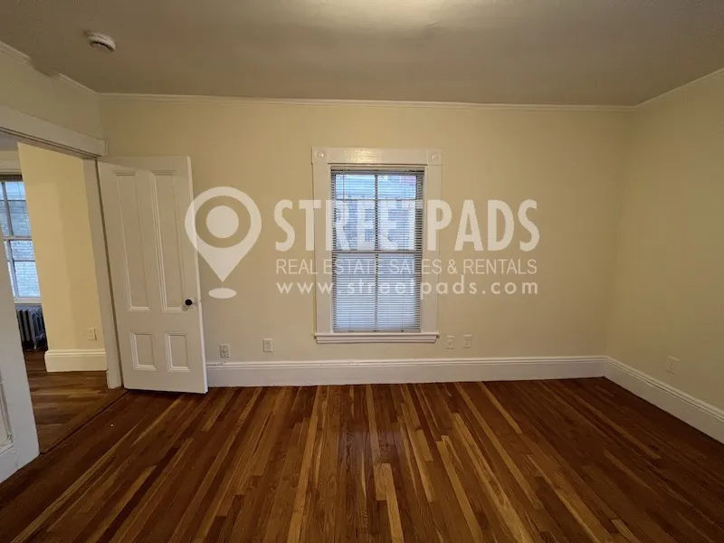 381 Harvard St, Mid-Cambridge