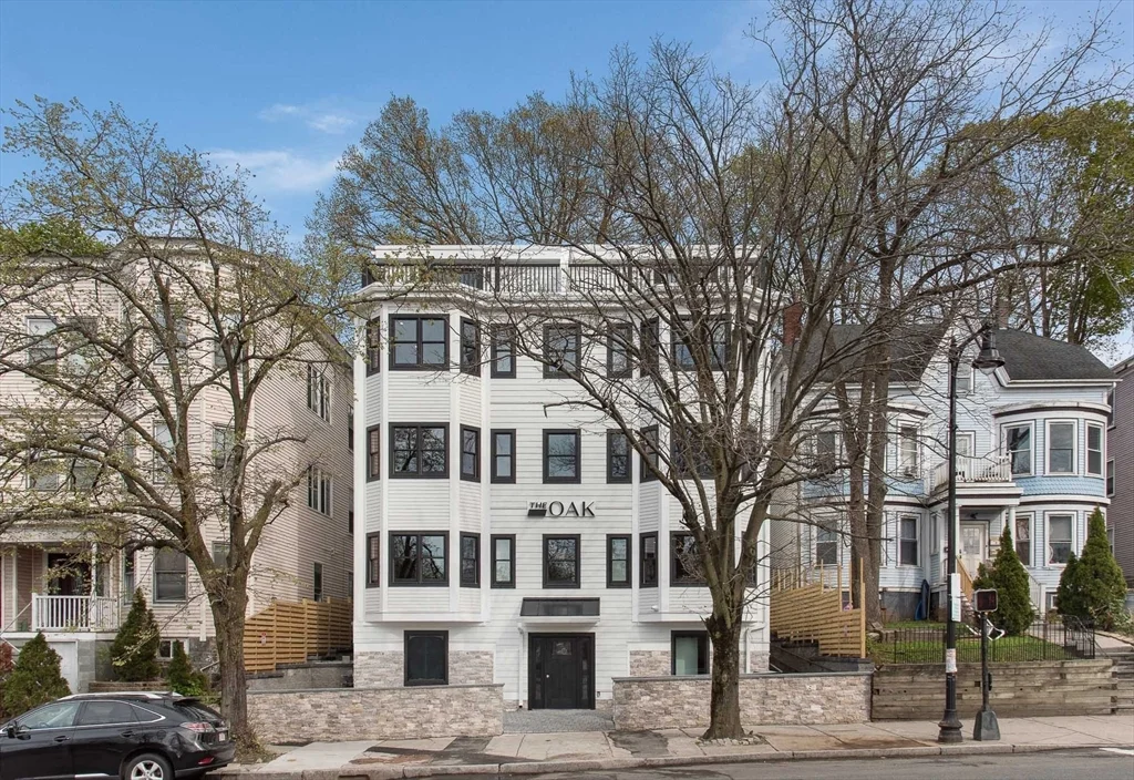 72 Hyde Park Ave, Jamaica Plain