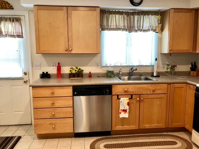 86 Chapel St, Nonantum