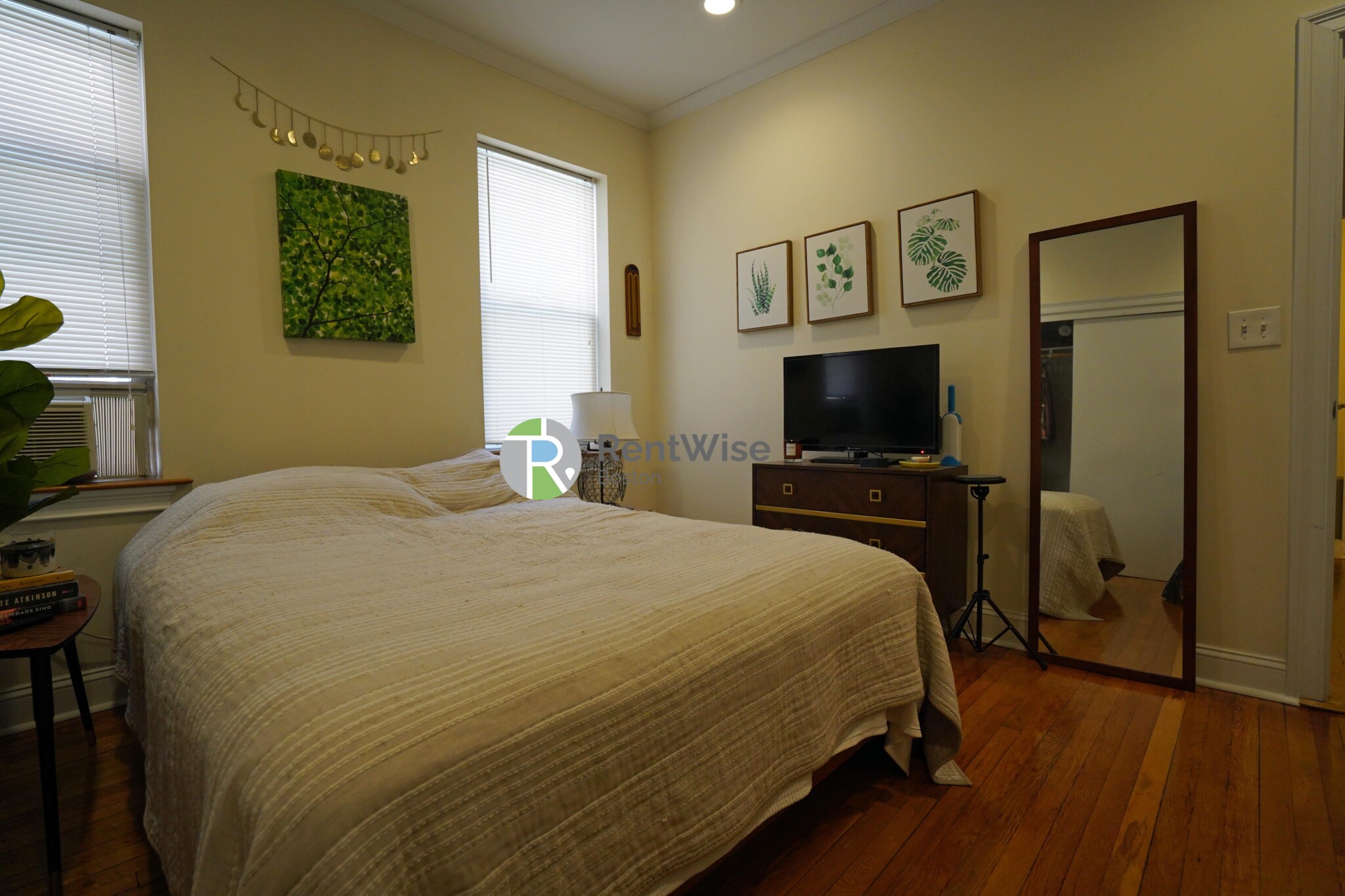 25 Queensberry St, Fenway