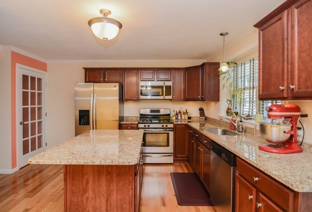 1975 Middlesex St, Lowell