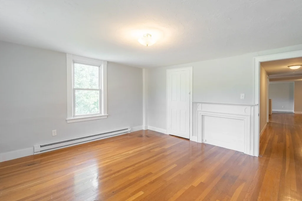 85 E Main, West Brookfield