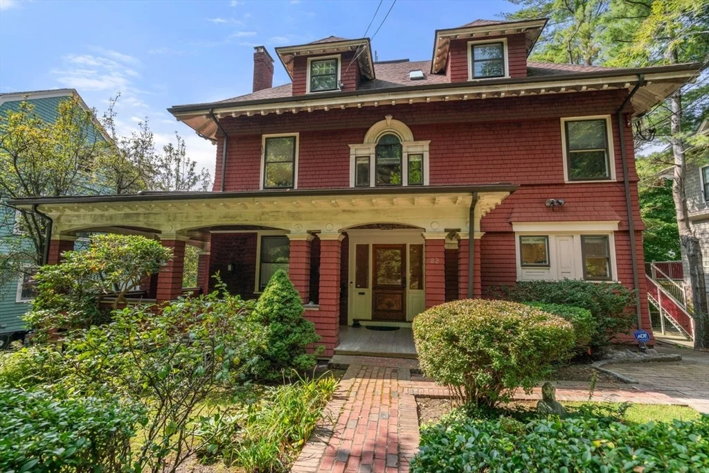 82 Lancaster Rd, Corey Hill