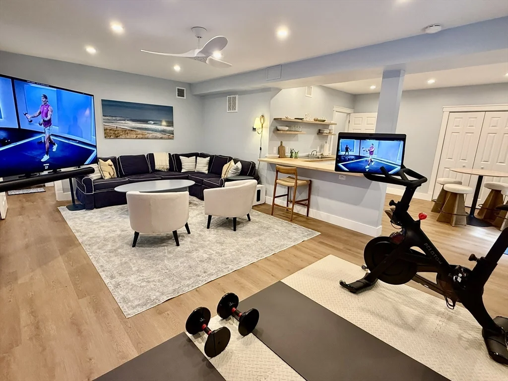 1A Pochick Ave, Nantucket