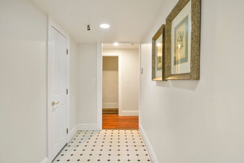 296 Marlborough St, Back Bay