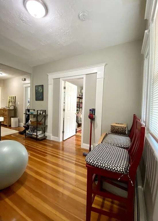 1011 Washington St, Newton