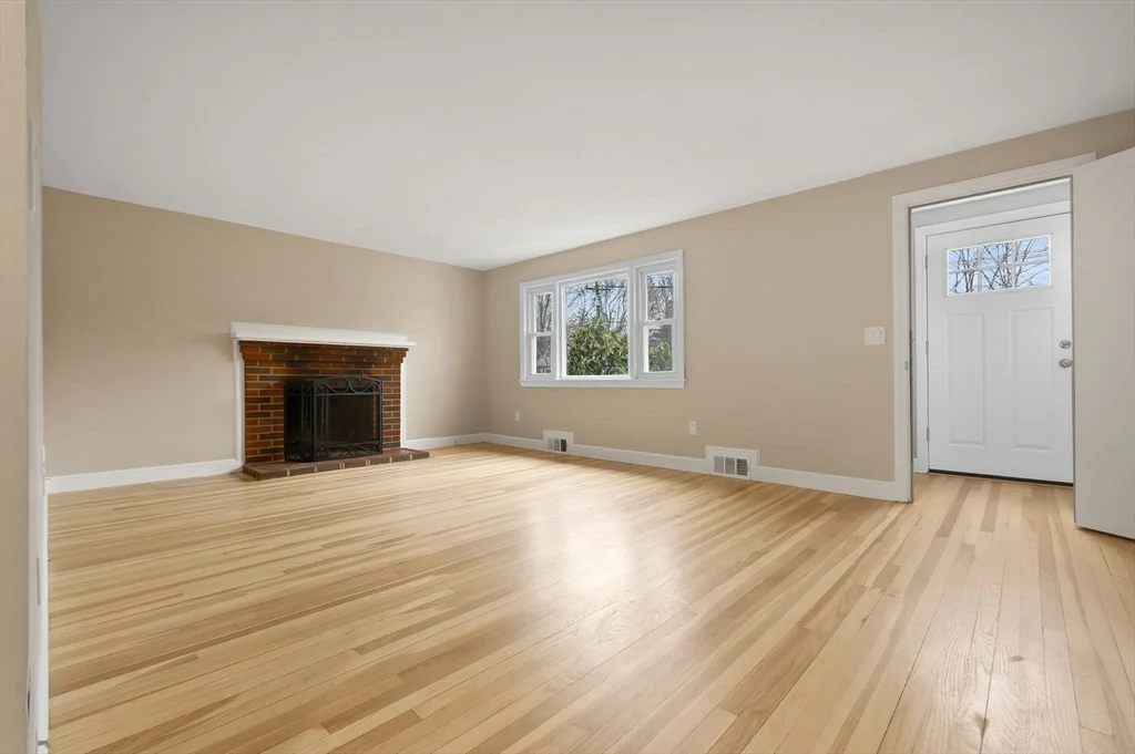 24 Garden St, Danvers