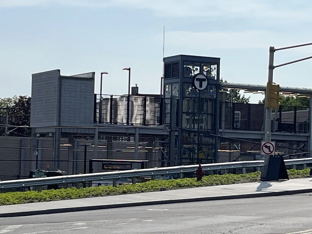 108 Bristol Rd, Somerville