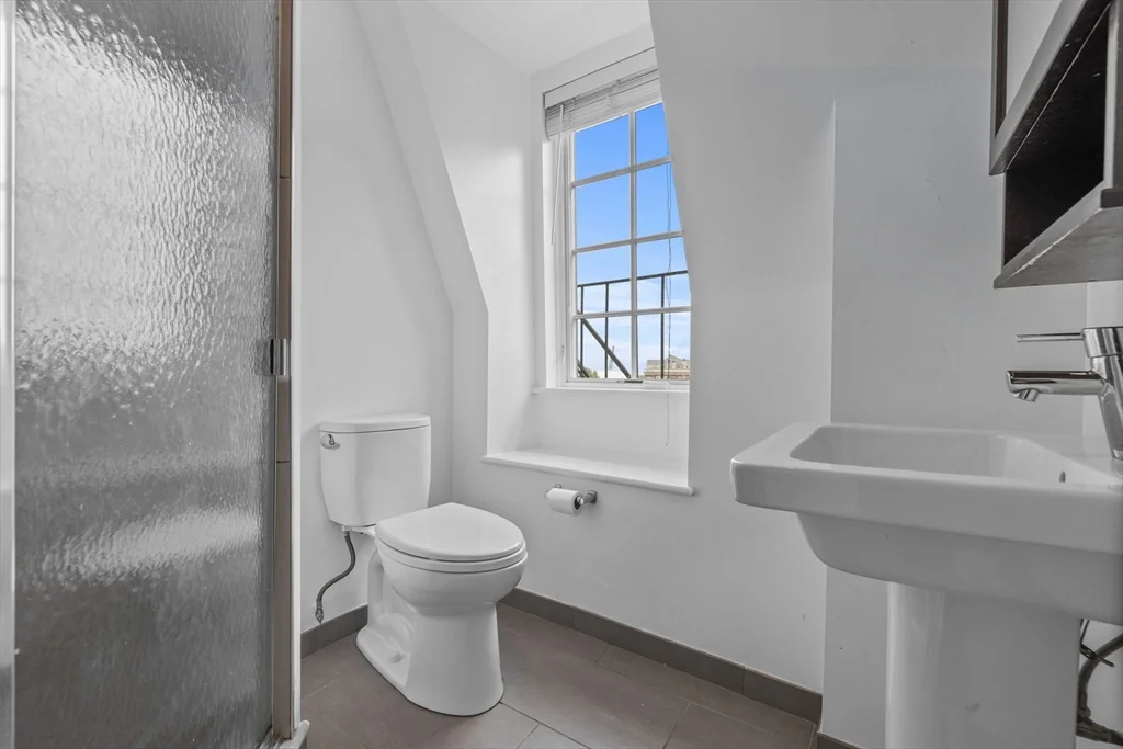 103-105 Broadway, Chelsea