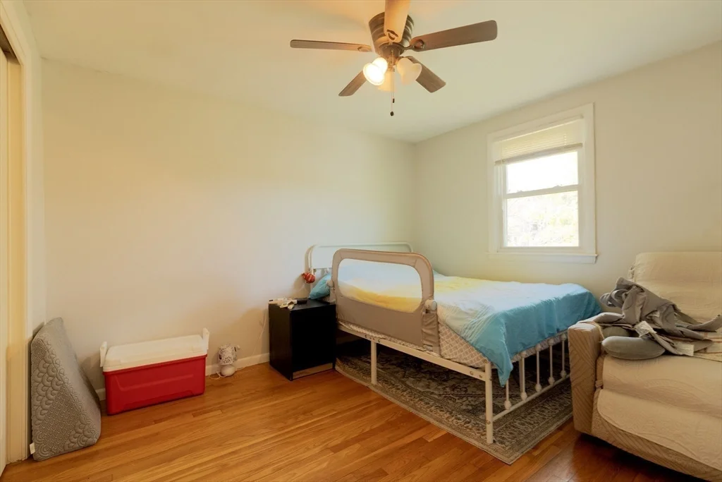 89 Brayton Rd, Oak Square
