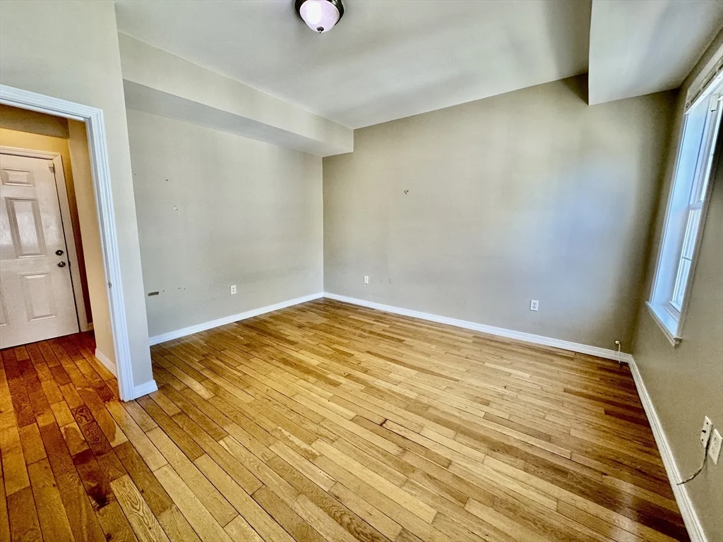 22 Elmore St, Roxbury