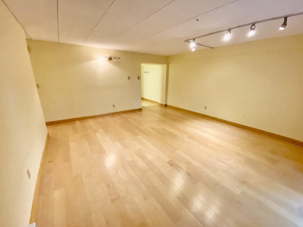 135 Pleasant St, North Brookline