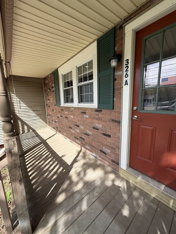 326 N Main St, North Brookfield