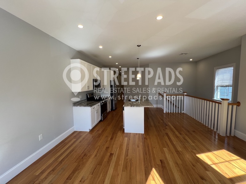 8 Islington St, Allston