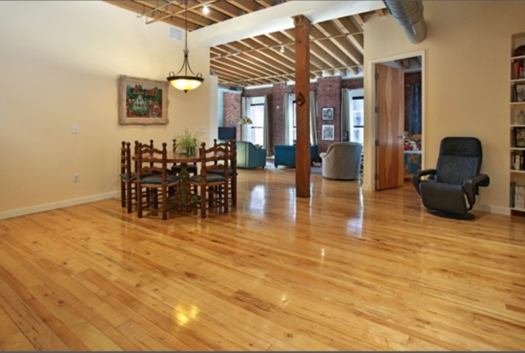 111 Beach, Leather District