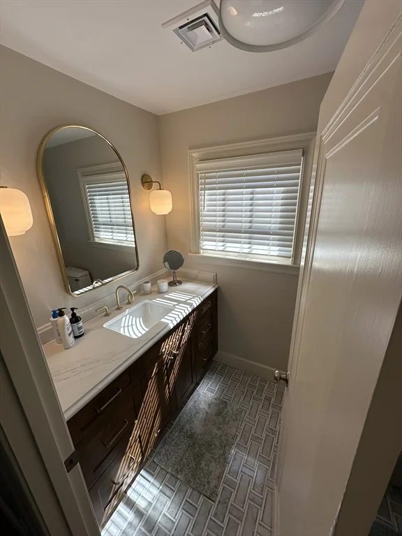59 Richardson Rd, Belmont